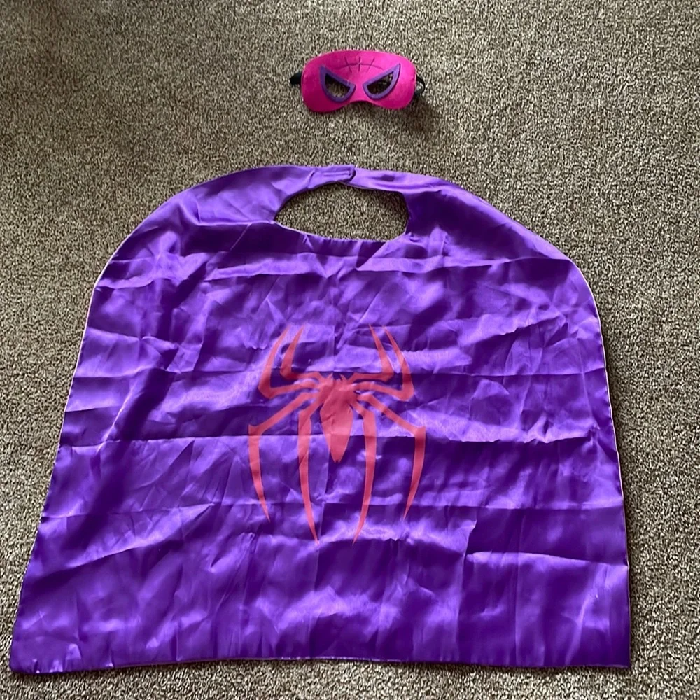 Spider-Man, Cape and mask